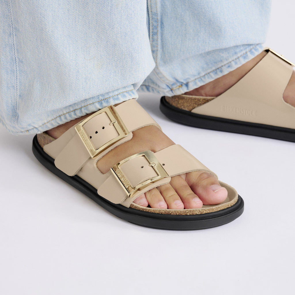 Birkenstock Raffinée Arizona Droplet Buckle Cuir naturel verni - High-Shine New Beige